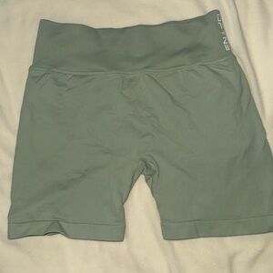 DFYNE dynamic shorts